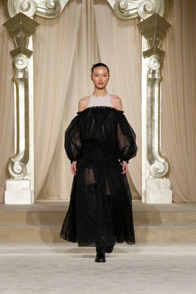 Look 30